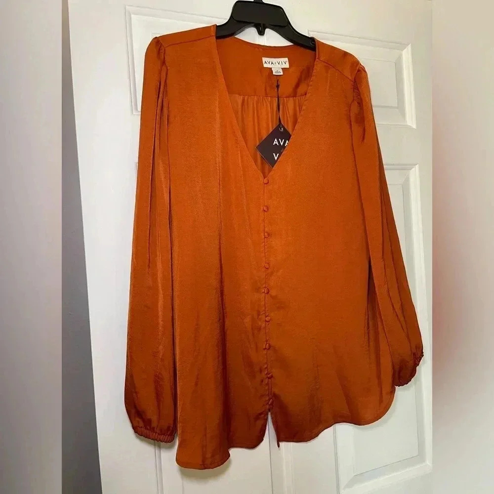 Ava & Viv Soft and Silky Blouse Plus 1X NWT Rust Color flowy Long Sleeve Satiny